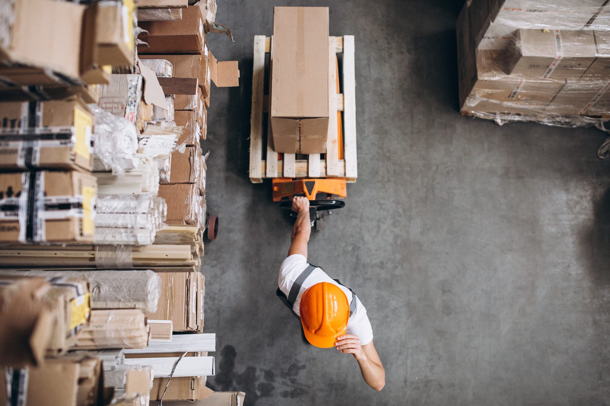 High-bay pallet storage inside Bayline